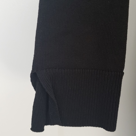 Sweater w/ Lace Collar - Picture 4 of 7